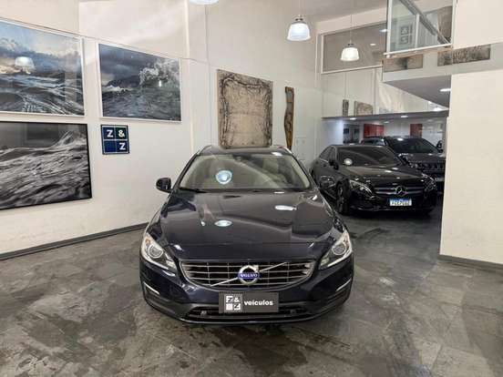 VOLVO-V60-2.0 T4 MOMENTUM GASOLINA 4P AUTOMÁTICO VOLVO-V60-2017