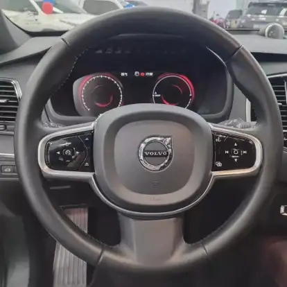 VOLVO-XC90-2022