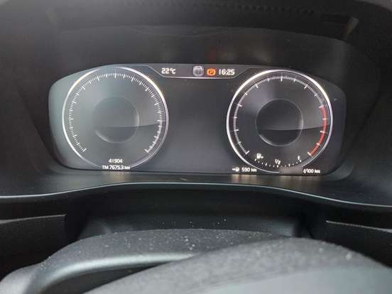 VOLVO-XC40-2.0 T5 GASOLINA MOMENTUM AWD GEARTRONIC VOLVO-XC40-2019