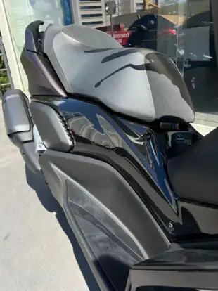 YAMAHA-XMAX 300 CONNECTED ABS-2026