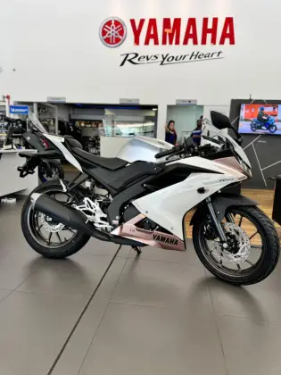 YAMAHA YZF R15 