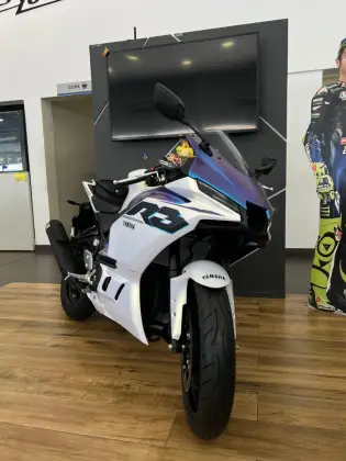 YAMAHA YZF R3 ABS CONNECTED YAMAHA YZF R3 ABS CONNECTED