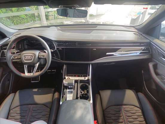 AUDI-RS Q8-2025