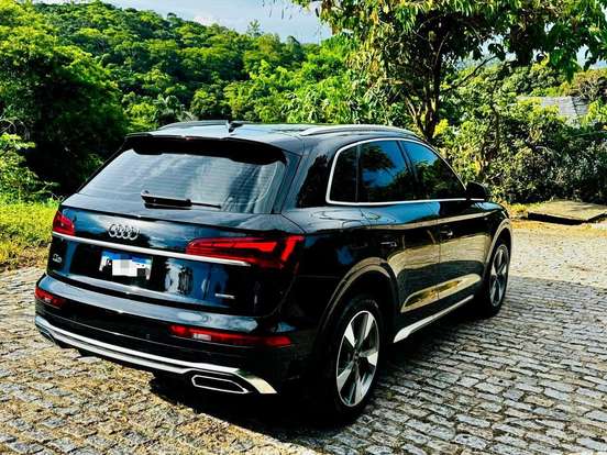AUDI-Q5-2021