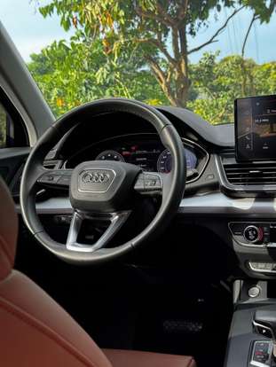 AUDI-Q5-2021