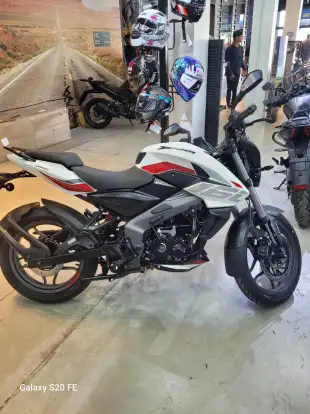 BAJAJ-DOMINAR NS200-2026