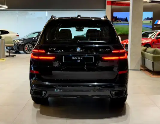 BMW-X7-2025