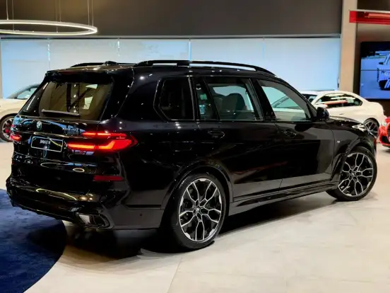 BMW-X7-2025