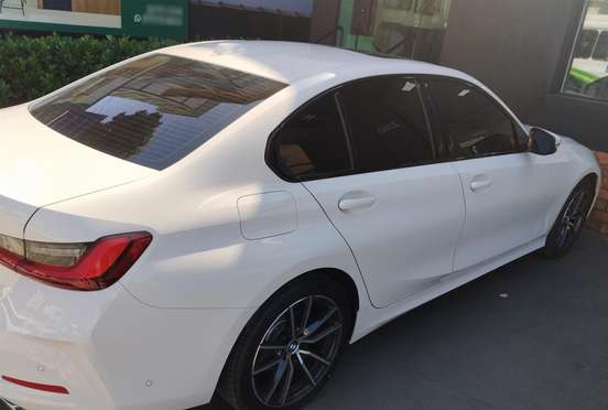 BMW-320i-2025
