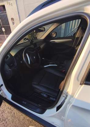 BMW-X1-2011