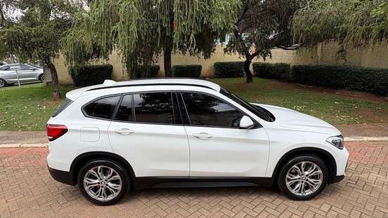 BMW-X1-2021