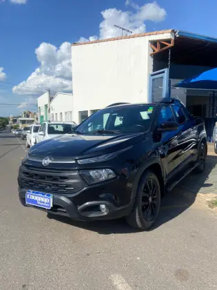 FIAT TORO 2.0 16V TURBO DIESEL ULTRA 4WD AT9 FIAT TORO 2.0 16V TURBO DIESEL ULTRA 4WD AT9