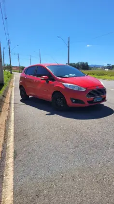 FORD FIESTA 1.6 SE HATCH 16V FLEX 4P POWERSHIFT FORD FIESTA 1.6 SE HATCH 16V FLEX 4P POWERSHIFT