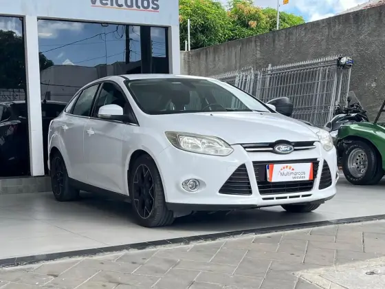 FORD FOCUS 2.0 TITANIUM 16V FLEX 4P POWERSHIFT FORD FOCUS 2.0 TITANIUM 16V FLEX 4P POWERSHIFT