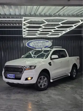 FORD RANGER 2.2 XLS 4X4 CD 16V DIESEL 4P AUTOMÁTICO