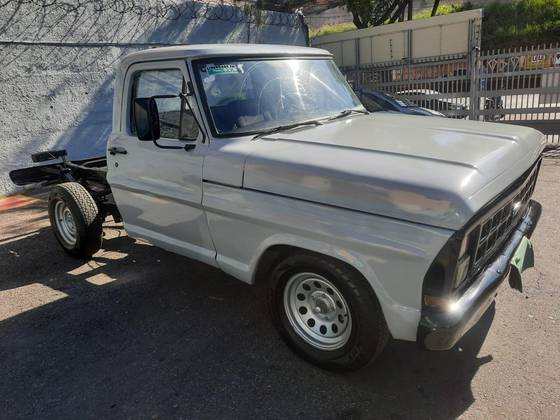 FORD F-1000 3.9 SUPER SÉRIE 4X2 CS 8V TURBO DIESEL 2P MANUAL