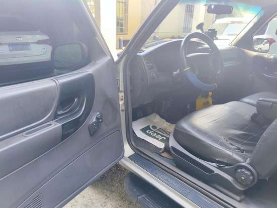 FORD-RANGER-2001