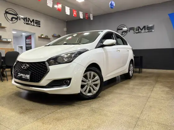 HYUNDAI HB20S 1.6 COMFORT PLUS 16V FLEX 4P AUTOMÁTICO