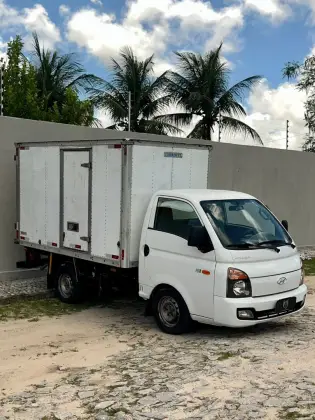 HYUNDAI HR 2.5 LONGO SEM CAÇAMBA 4X2 16V 130CV TURBO INTERCOOLER DIESEL 2P MANUAL