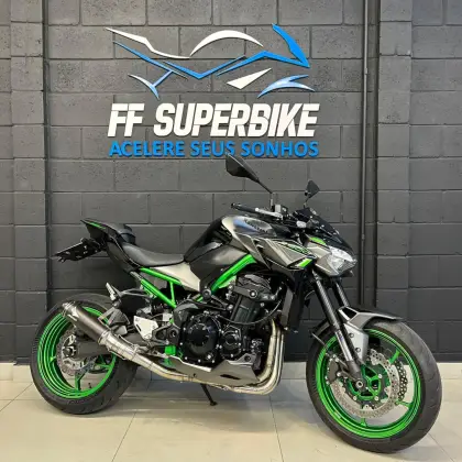 KAWASAKI Z900 