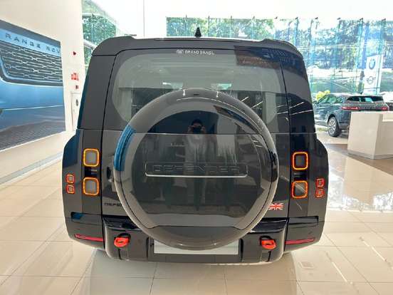 LAND ROVER-DEFENDER-2025