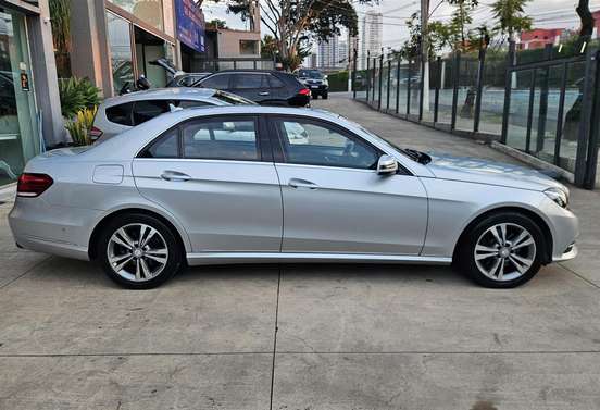 MERCEDES-BENZ-E 250-2.0 AVANTGARDE 16V TURBO GASOLINA 4P AUTOMÁTICO MERCEDES-BENZ-E 250-2014
