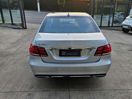MERCEDES-BENZ-E 250-2.0 AVANTGARDE 16V TURBO GASOLINA 4P AUTOMÁTICO MERCEDES-BENZ-E 250-2014