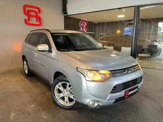 MITSUBISHI OUTLANDER 2.0 16V GASOLINA 4P AUTOMÁTICO MITSUBISHI OUTLANDER 2.0 16V GASOLINA 4P AUTOMÁTICO