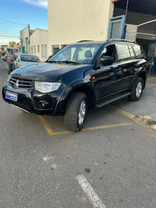 MITSUBISHI PAJERO 3.2 HD S 4X4 16V TURBO INTERCOOLER DIESEL 4P MANUAL