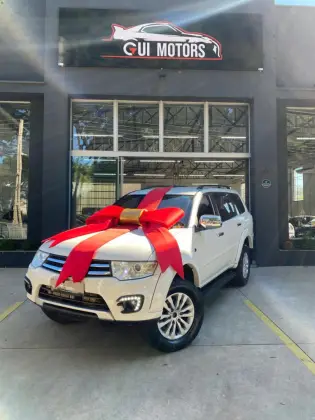 MITSUBISHI PAJERO DAKAR 3.2 HPE 4X4 7 LUGARES 16V TURBO INTERCOOLER DIESEL 4P AUTOMÁTICO