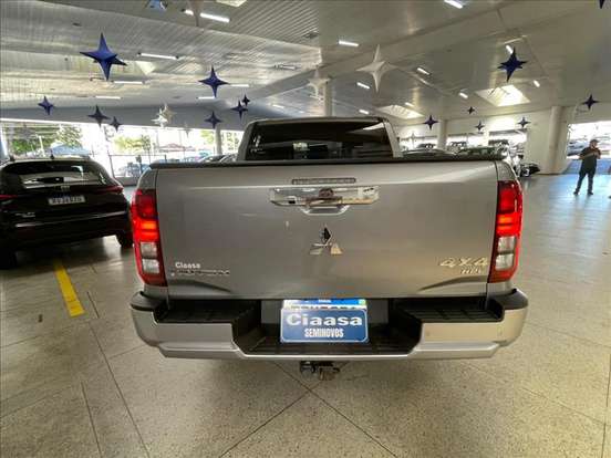 MITSUBISHI-TRITON-2.4 BITURBO DIESEL CD HPE 4X4 AUTOMÁTICO MITSUBISHI-TRITON-2025