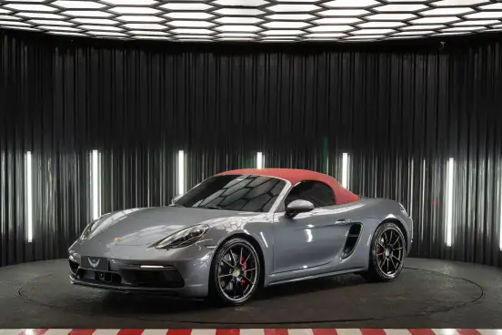 PORSCHE-718-2024