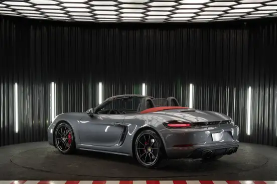 PORSCHE-718-2024