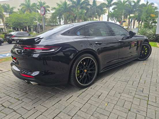 PORSCHE-PANAMERA-2020