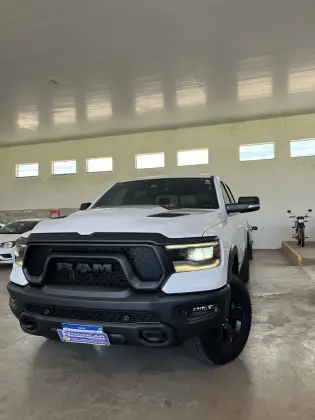 RAM 1500 5.7 V8 GASOLINA REBEL CD 4X4 AUTOMÁTICO