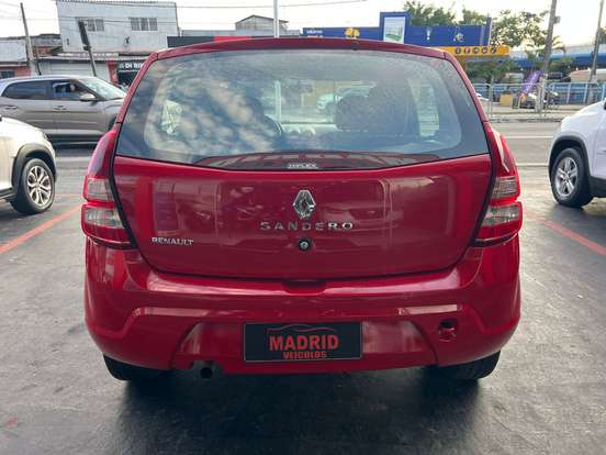 RENAULT-SANDERO-2011