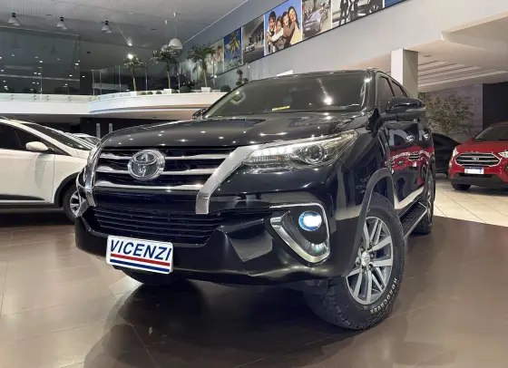 TOYOTA HILUX SW4 2.8 SRX 4X4 16V TURBO INTERCOOLER DIESEL 4P AUTOMÁTICO TOYOTA HILUX SW4 2.8 SRX 4X4 16V TURBO INTERCOOLER DIESEL 4P AUTOMÁTICO