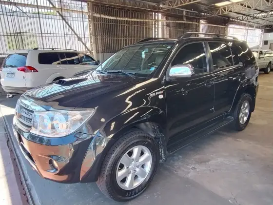 TOYOTA HILUX SW4 3.0 SRV 4X4 16V TURBO INTERCOOLER DIESEL 4P AUTOMÁTICO TOYOTA HILUX SW4 3.0 SRV 4X4 16V TURBO INTERCOOLER DIESEL 4P AUTOMÁTICO