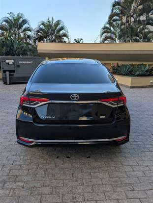 TOYOTA-COROLLA-2023