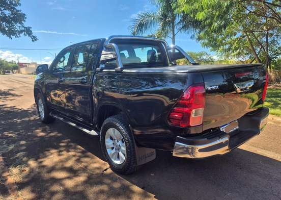 TOYOTA-HILUX-2018