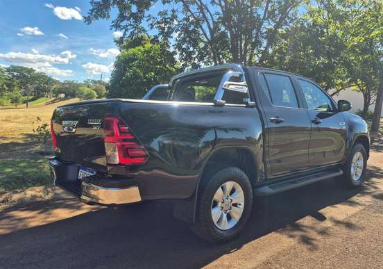 TOYOTA-HILUX-2018