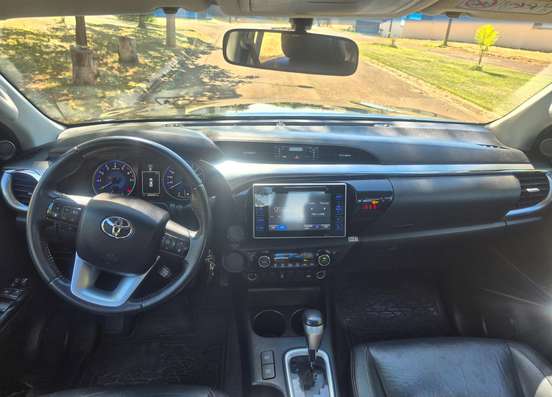 TOYOTA-HILUX-2018