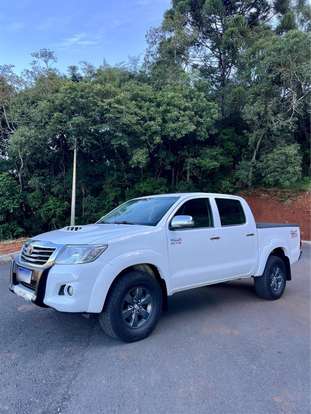 TOYOTA-HILUX-2014