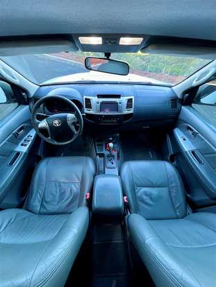 TOYOTA-HILUX-2014
