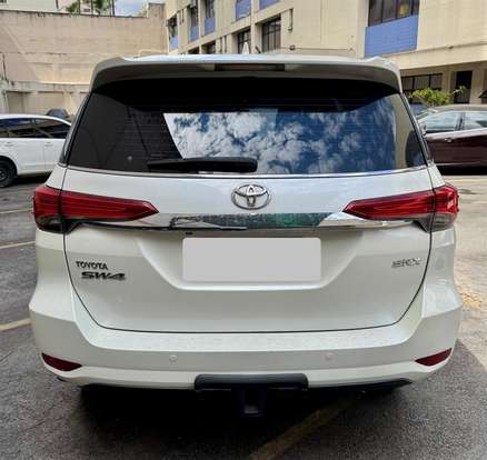 TOYOTA-HILUX SW4-2016