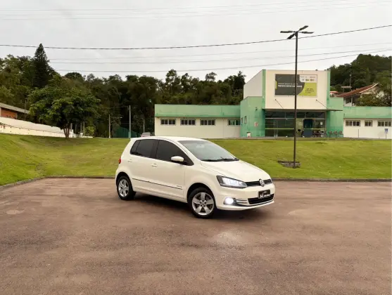 VOLKSWAGEN FOX 1.6 MSI HIGHLINE 16V FLEX 4P MANUAL
