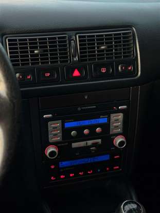 VOLKSWAGEN-GOLF-2006