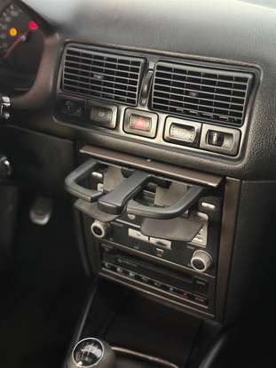 VOLKSWAGEN-GOLF-2006