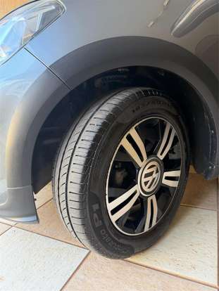 VOLKSWAGEN-UP-2019