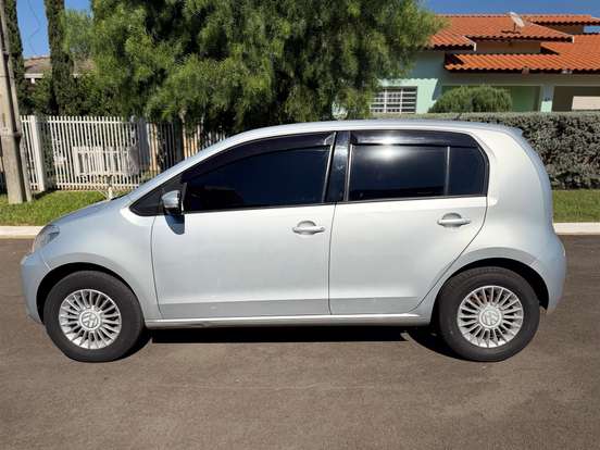 VOLKSWAGEN-UP-2016